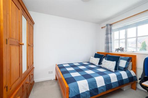 14 Knockholt Close, Sutton, SM2 6ED