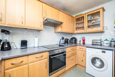 63 Ambleside Gardens, Sutton, SM2 5ES