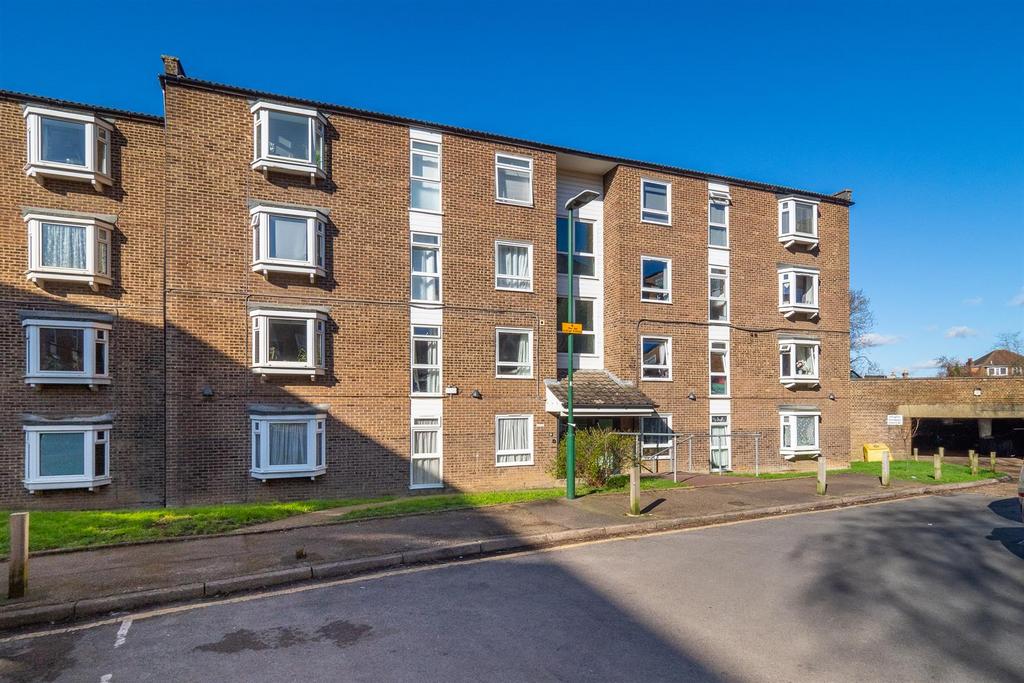 Ambleside Gardens, Sutton 2 bed apartment for sale £280,000