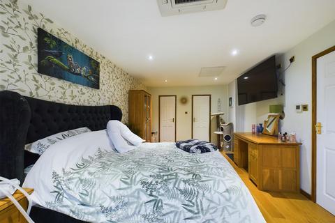 5 bedroom detached house for sale, Copthorne, West Sussex