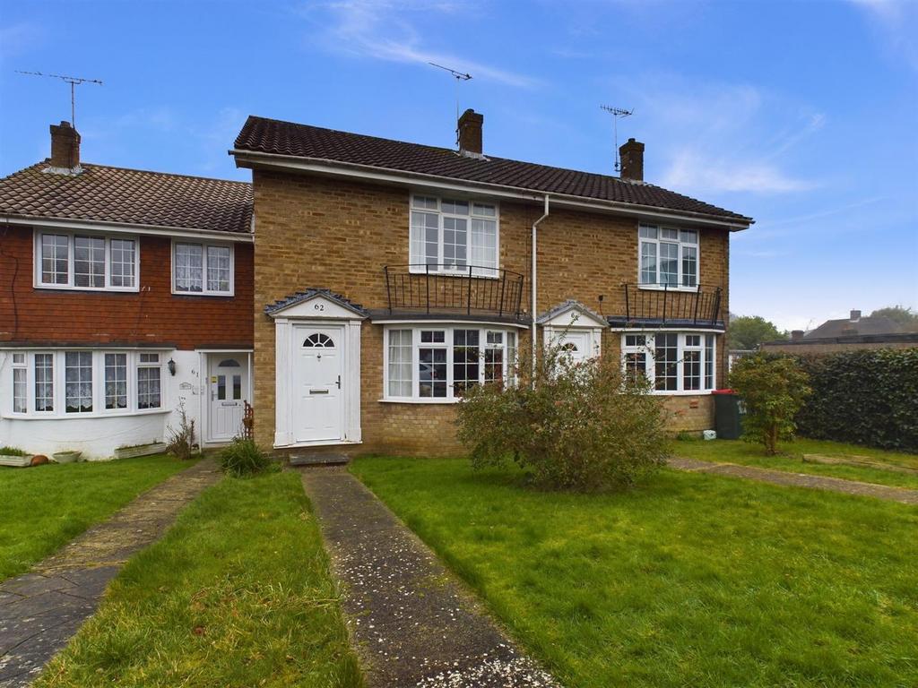 Southgate, Crawley 2 bed terraced house for sale £310,000