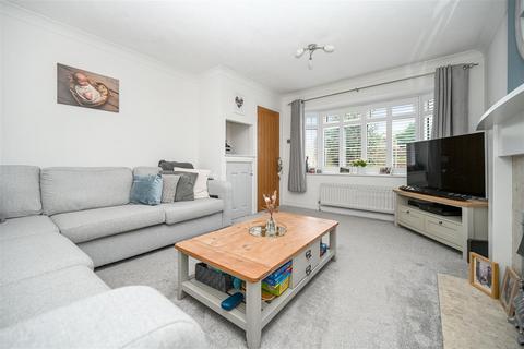 2 Borrowdale Croft, Yeadon, Leeds, LS19 7FN
