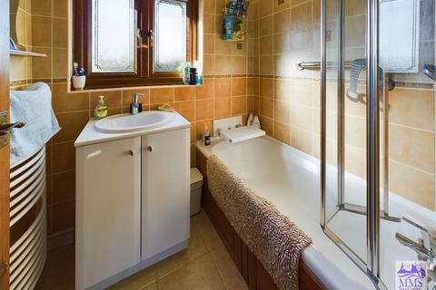 28 Wilberforce Way, Gravesend, DA12 5DQ