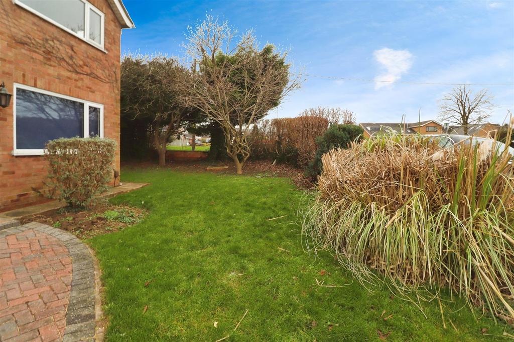 Front  / Side Garden