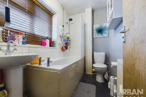 162 Amethyst Road, Hull, HU9 4DJ