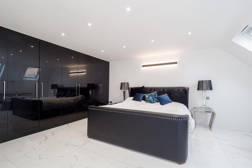 Bed 5 suite (ground floor)