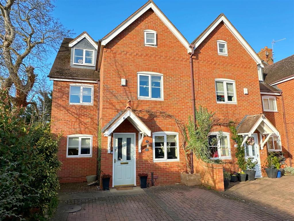 Salford Road, Bidford on Avon 4 bed townhouse for sale £400,000