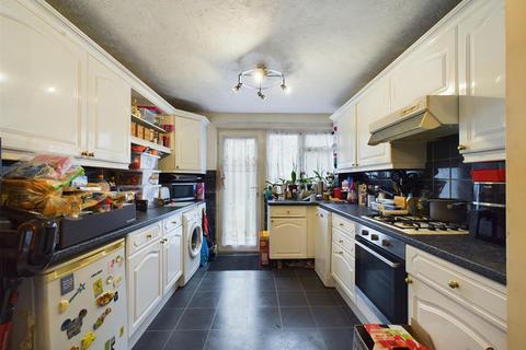 3 bedroom end of terrace house for sale - Langley Green, Crawley
