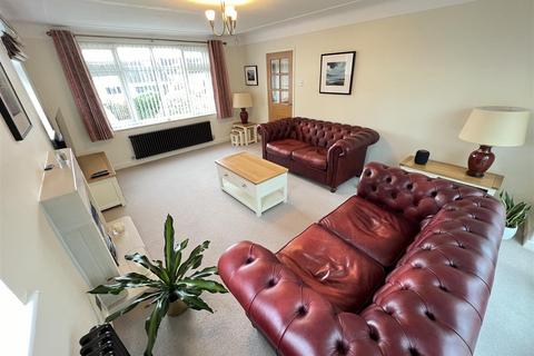 6 Ronaldsway, Heswall, Wirral, CH60 8QD