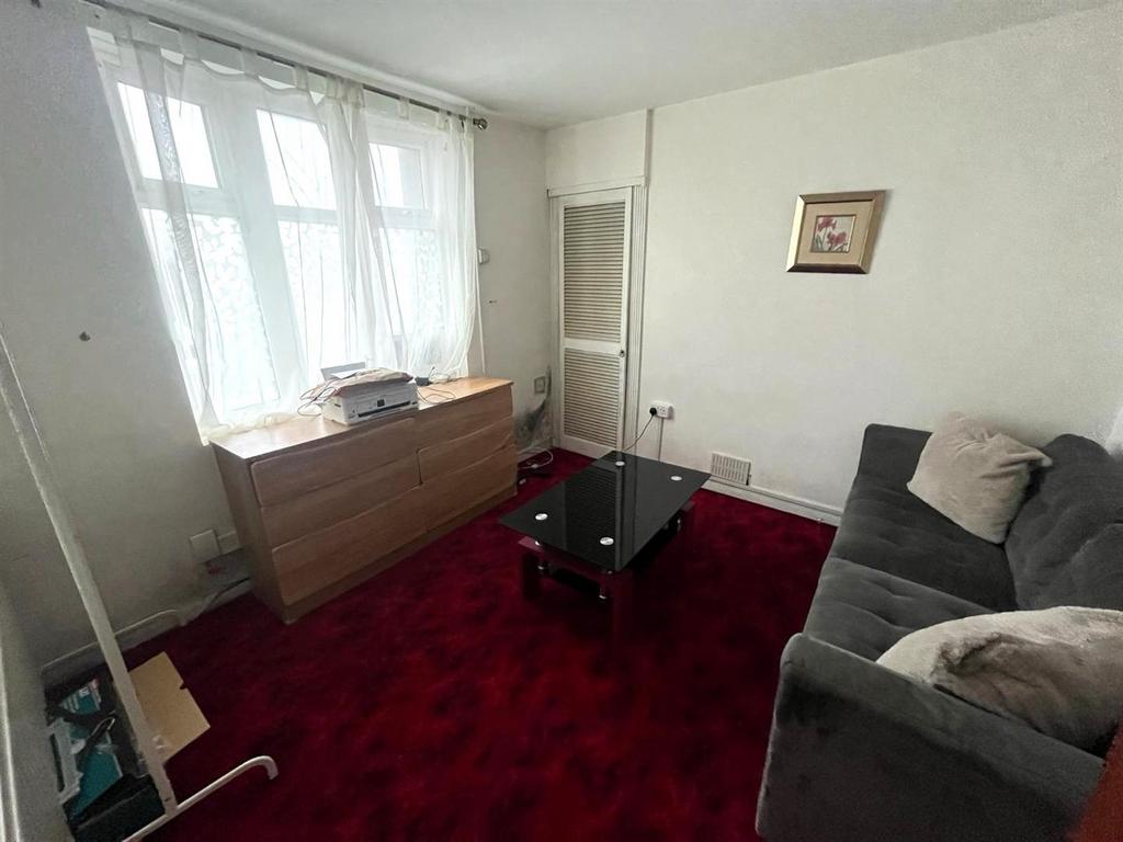 Bathurst Street, Sandfields, Swansea 4 bed house share for sale £170,000