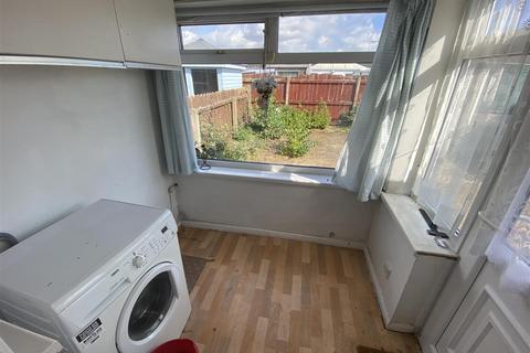 51 Winchester Close, Hull, HU9 4TT