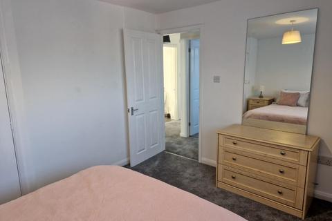 2 bedroom flat to rent - Hawthorn Way, Shepperton