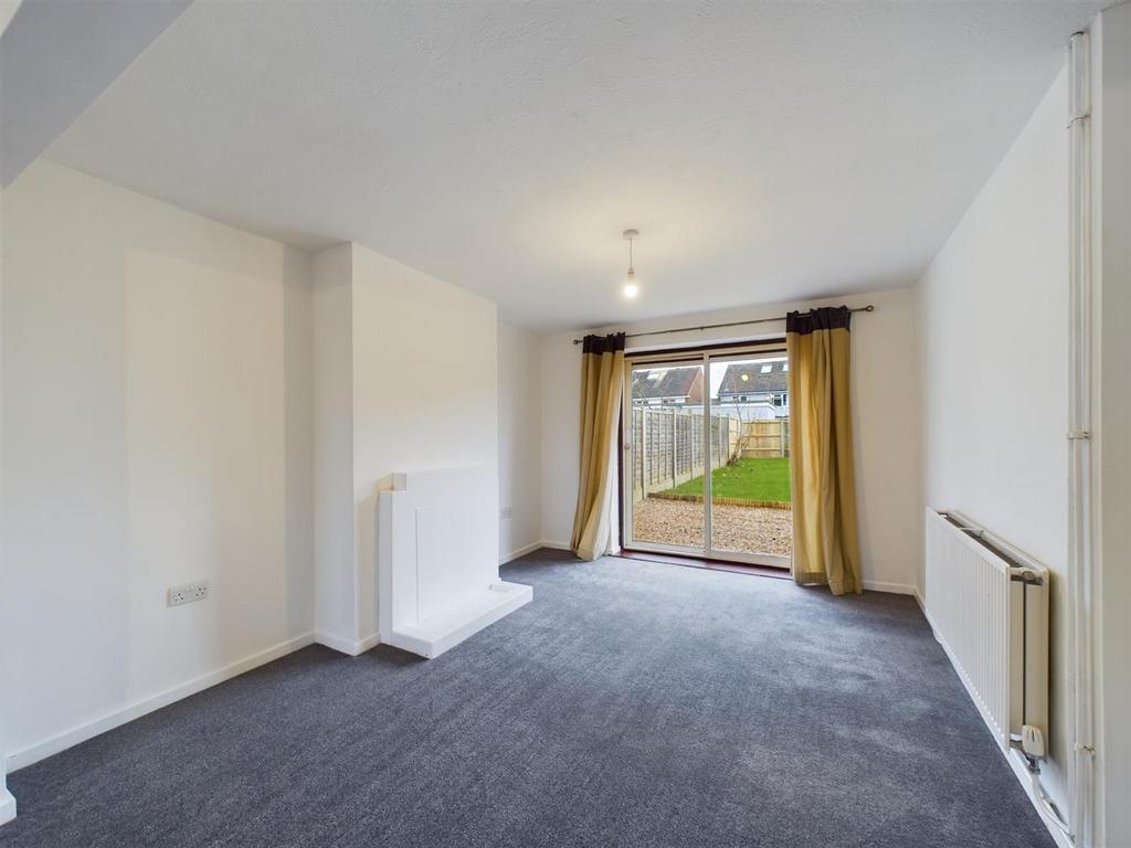 Langley Green, Crawley 3 bed semidetached house for sale £370,000