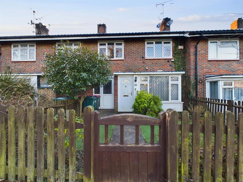 Gossops Green, Crawley 3 bed terraced house for sale £355,000