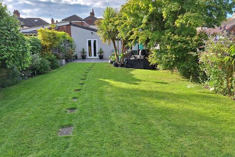 3 bedroom semi-detached house for sale, Holderness Road, Hull