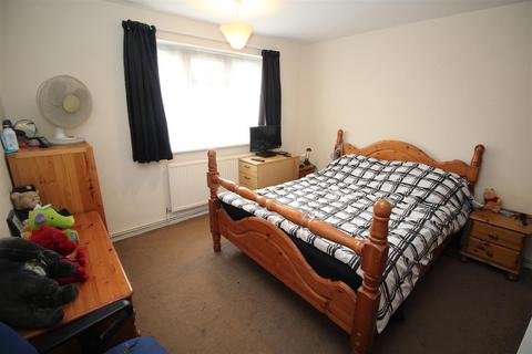 2 bedroom flat for sale, Furnace Green, Crawley
