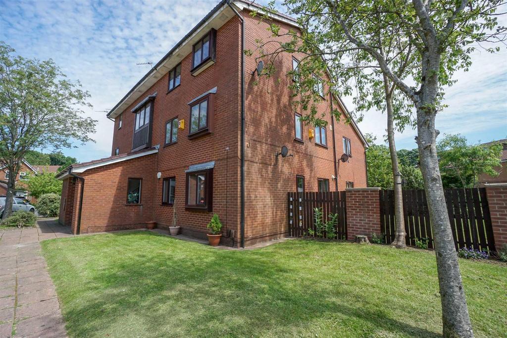 Middlebrook Drive, Lostock BL6 1 bed flat £595 pcm (£137 pw)