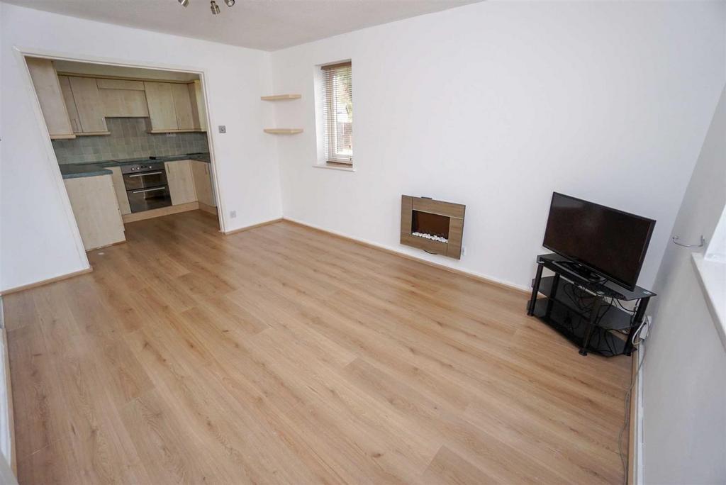 Middlebrook Drive, Lostock BL6 1 bed flat £595 pcm (£137 pw)
