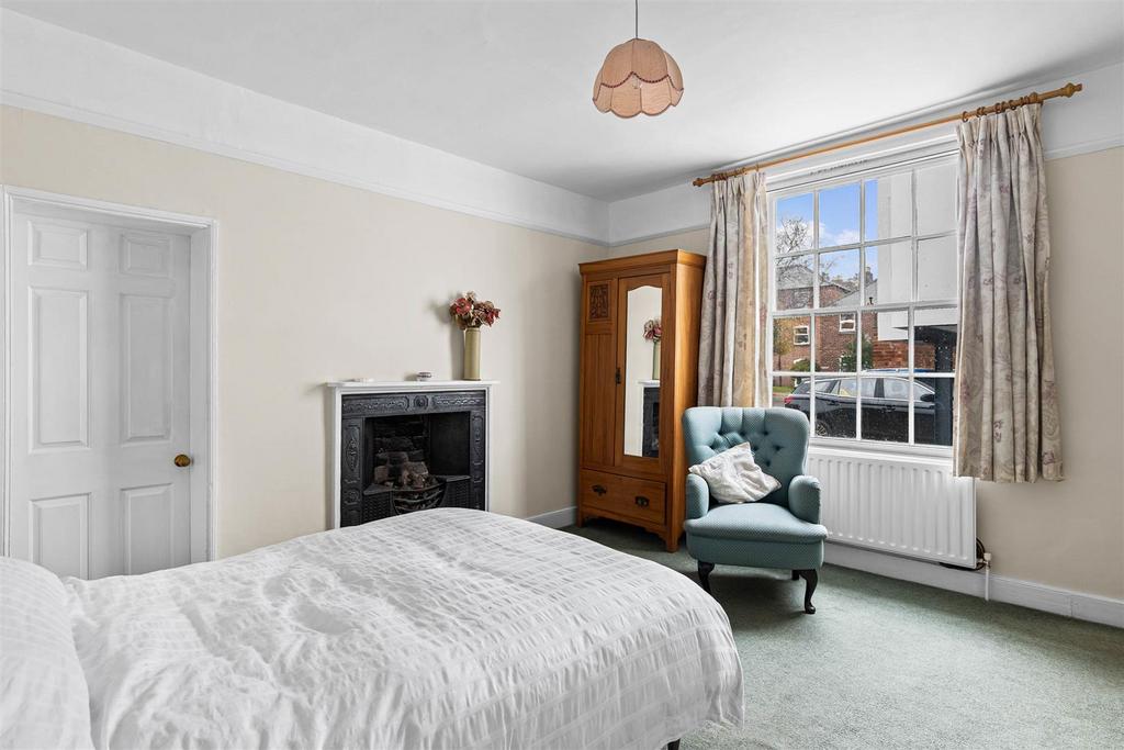 67 London Road - Bedroom .jpg