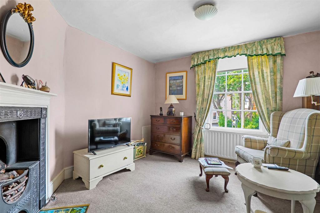 67 London Road - Snug (brochure).jpg