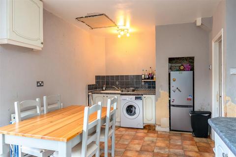 19 Kirkfield Road, Withernsea, HU19 2LA