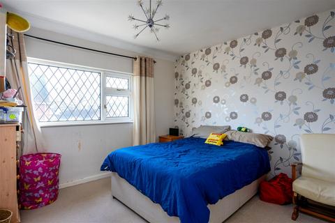19 Kirkfield Road, Withernsea, HU19 2LA