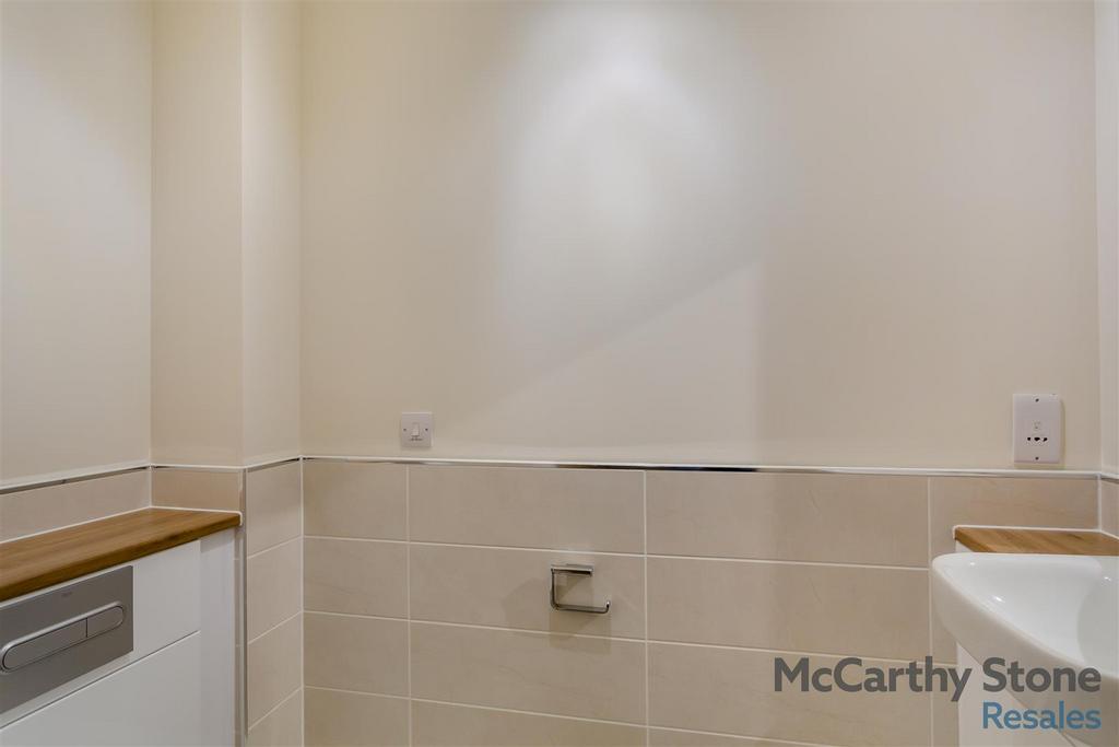 8633338-interior10.jpg