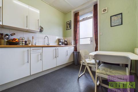 2 bedroom flat for sale, Manor Road, Hastings