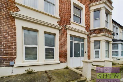 2 bedroom flat for sale, Manor Road, Hastings