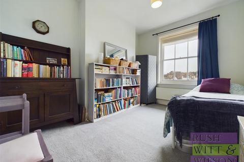 2 bedroom flat for sale, Manor Road, Hastings