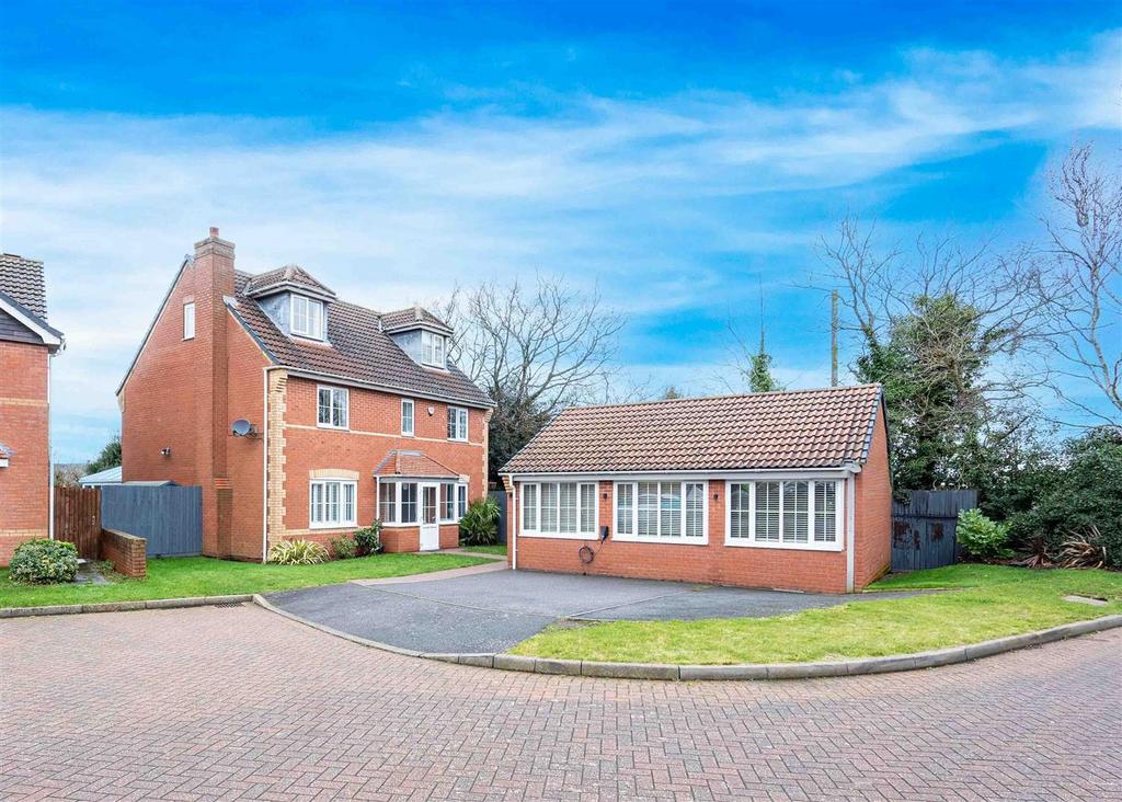 Wheatsheaf Close, Four Oaks 5 bed detached house for sale £725,000