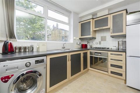 3 bedroom terraced house to rent, Century Yard, Forest Hill, SE23