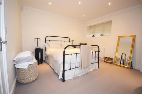 2 bedroom terraced house to rent, Friars Stile Road, Richmond