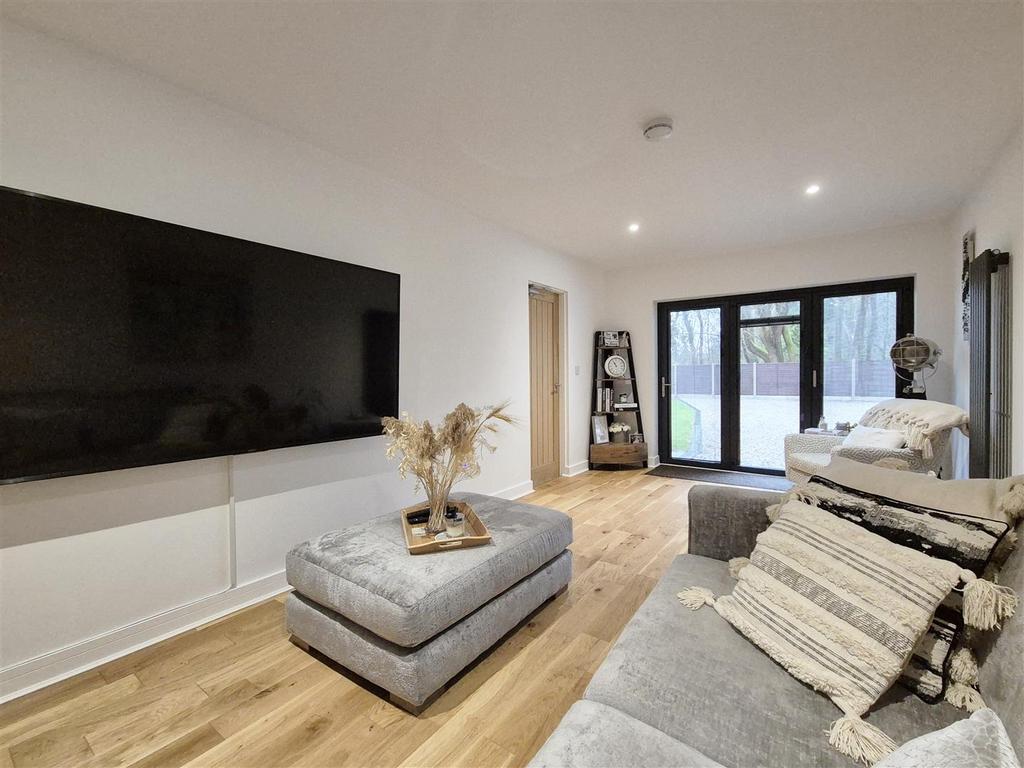 Family snug/bedroom four