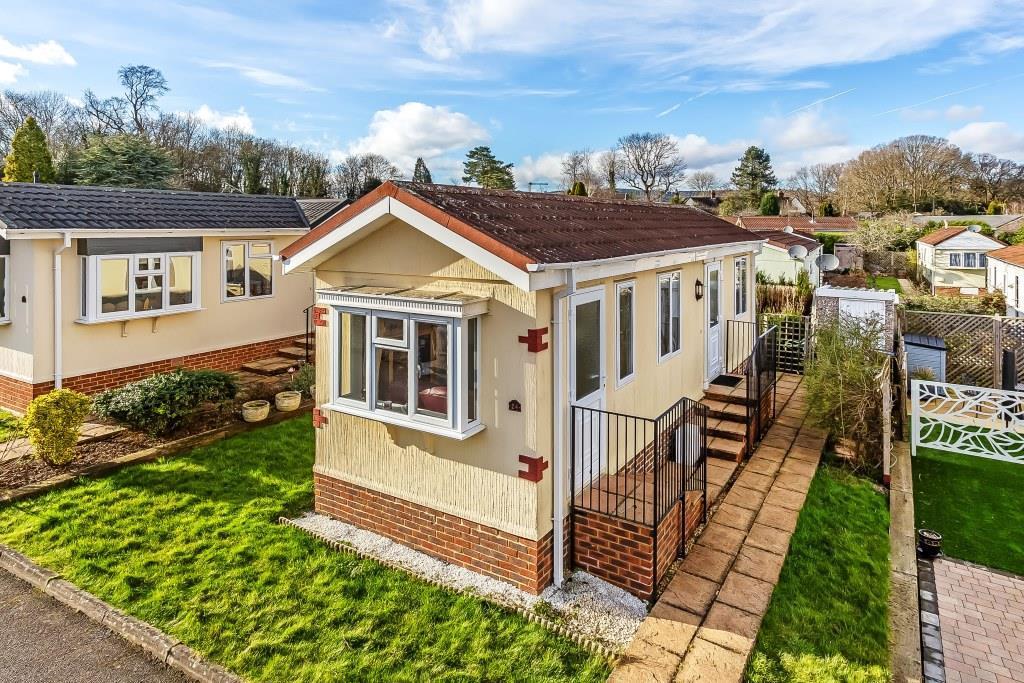 RICKWOOD PARK, BEARE GREEN, RH5 1 bed park home for sale £94,950