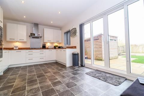 3 bedroom semi-detached house for sale, Whitaker Drive, Wakefield WF1