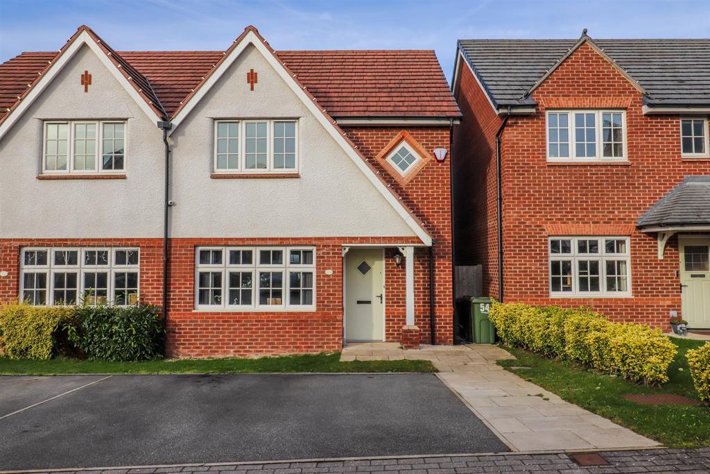 Whitaker Drive, Wakefield WF1 3 bed semidetached house for sale £299,995