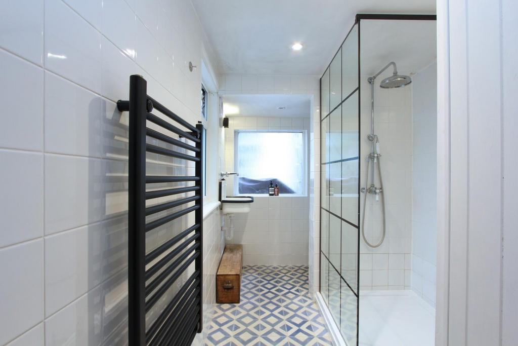 13 Ada Rd 1 (16).jpg