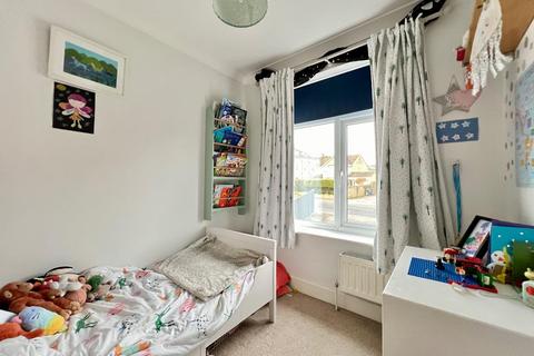 125 Cainscross Road, Stroud, GL5 4HN