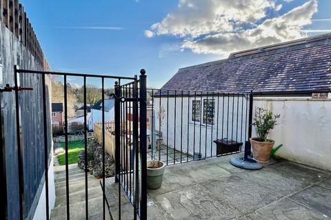 125 Cainscross Road, Stroud, GL5 4HN