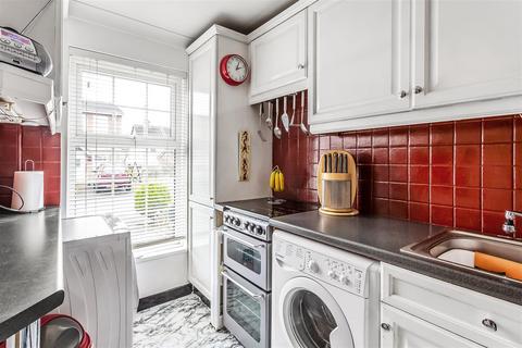 33 Beaconsfield Place, Epsom, KT17 4BD