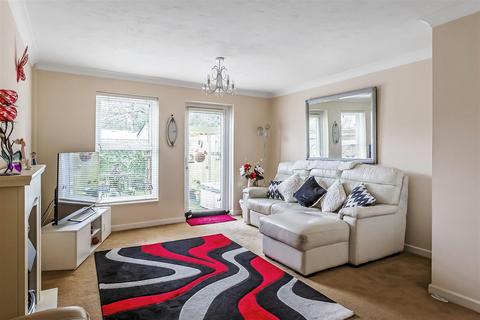 33 Beaconsfield Place, Epsom, KT17 4BD