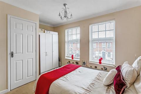 33 Beaconsfield Place, Epsom, KT17 4BD