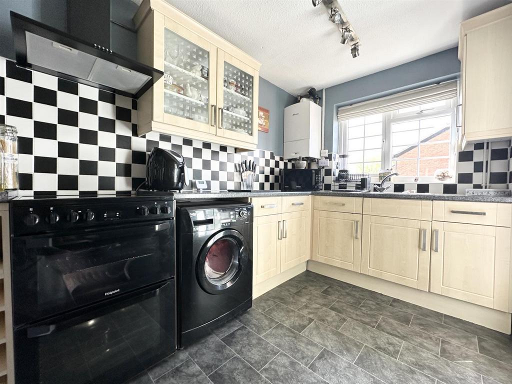 Pochins Close, Wigston LE18 3 bed townhouse for sale £230,000