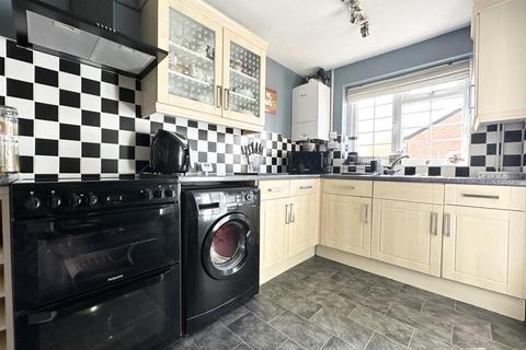 3 bedroom townhouse for sale, Pochins Close, Wigston LE18