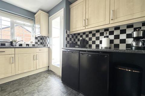 3 bedroom townhouse for sale, Pochins Close, Wigston LE18