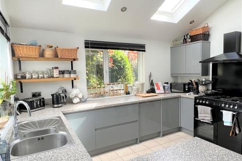 4 bedroom link detached house for sale, Penmere Road, St. Austell