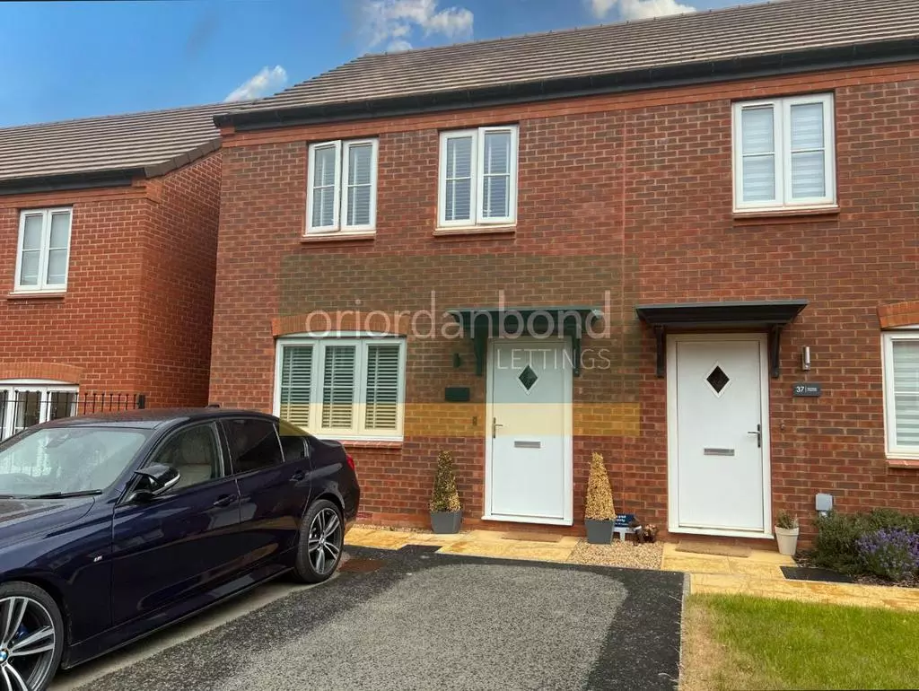 2 bedroom semi-detached house to rent