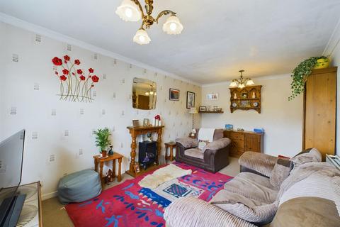 2 bedroom semi-detached bungalow for sale, Balmoral Close, Bridlington