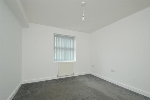 2 bedroom flat for sale - IDEAL INVESTMENT OPPORTUNITY  * SANDOWN